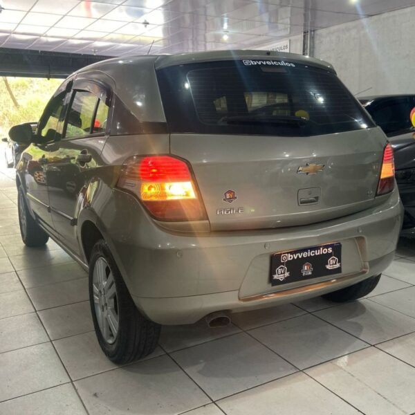 Chevrolet Agile LTZ 1.4 8V Flex 2011 Completo com GNV – em São Gonçalo - Imagem 6