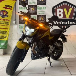 Moto Honda CB 300F Twister ABS 2024 Dourada em São Gonçalo