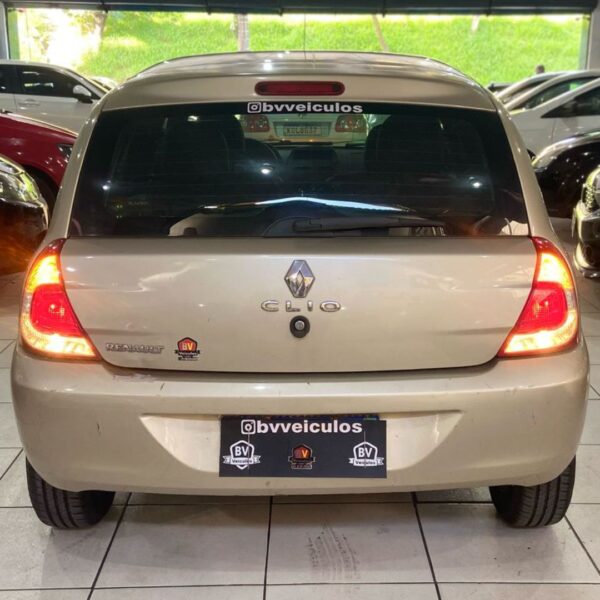 Renault Clio EXP 1.0 Flex 2015 Completo em São Gonçalo - Imagem 6