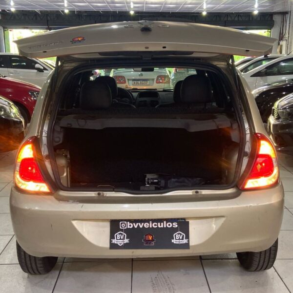 Renault Clio EXP 1.0 Flex 2015 Completo em São Gonçalo - Imagem 8