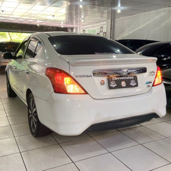 Nissan Versa Unique 1.6 CVT 2018 Completo Flex – À Venda em São Gonçalo - Imagem 8