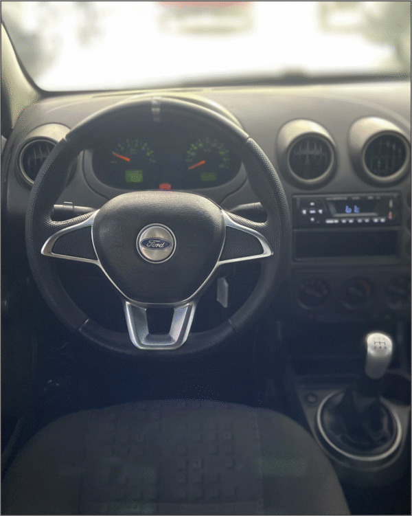 Ford Fiesta 1.6 Gasolina 2003/2004 com Ar-Condicionado – À Venda em São Gonçalo - Imagem 9