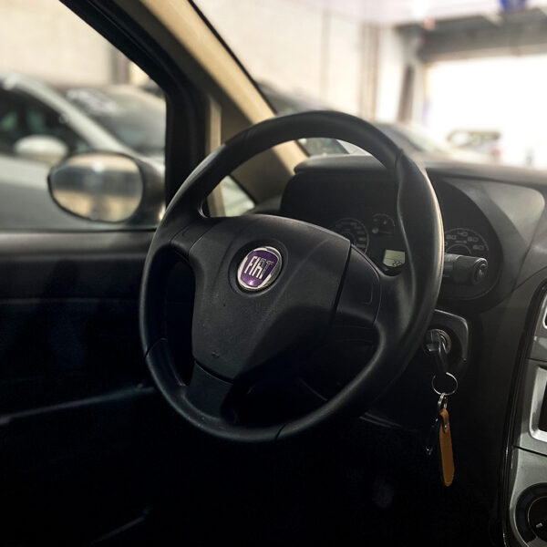 FIAT PUNTO ATTRACTIVE 1.4 2011 – Conforto, Economia e Estilo em um só carro - Imagem 7