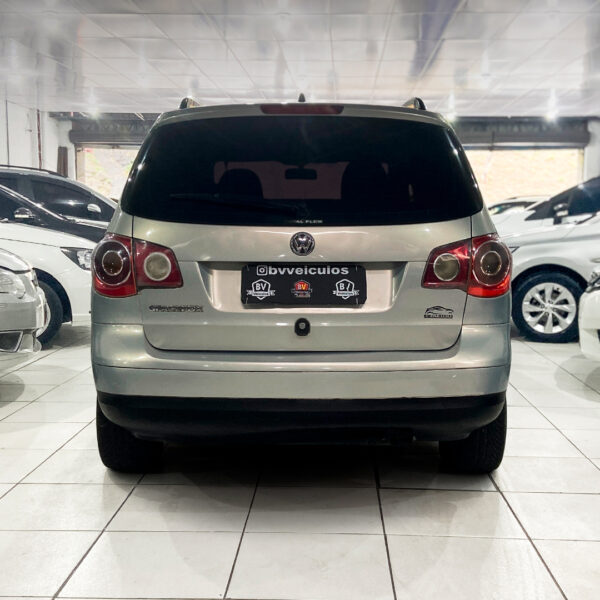 VOLKSWAGEN SPACEFOX 1.6 2010 – Espaço, Conforto e Versatilidade em um só carro - Imagem 5