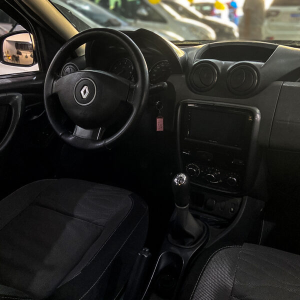 RENAULT DUSTER 1.6 D 4X2 2013 – Força, espaço e conforto - Imagem 6